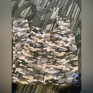 Black and gray maternity leggings